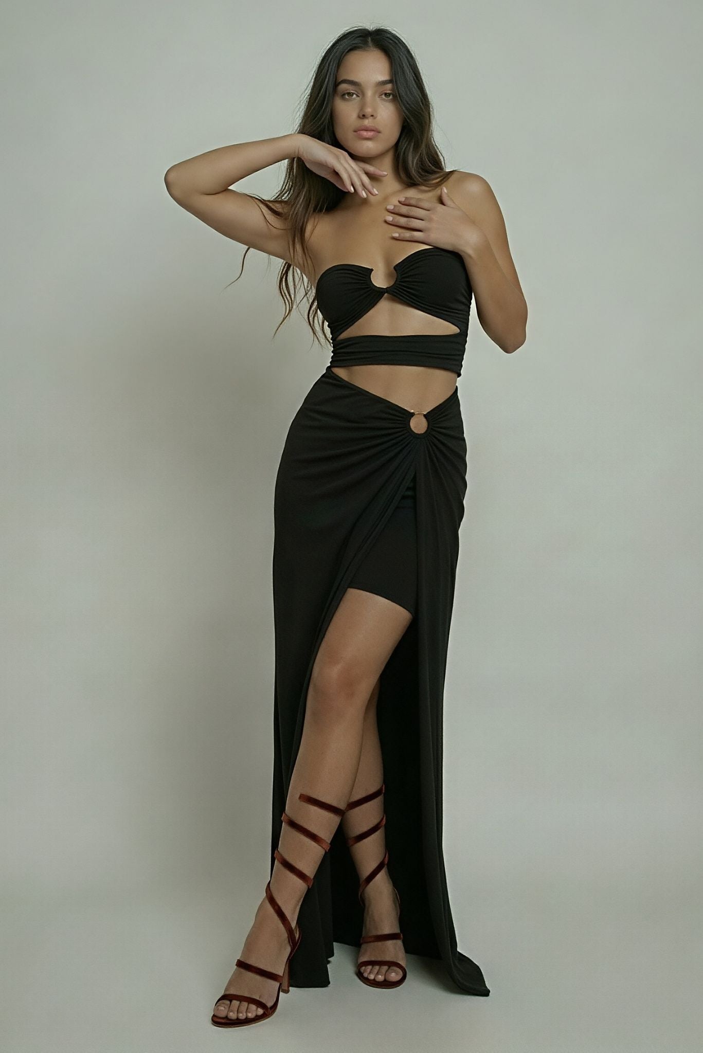 a black dress with a slit Eloise – Akalia swatchcolour_white Kelis Purple Asymmetric Pleated Color:Silver Cloud or any special event