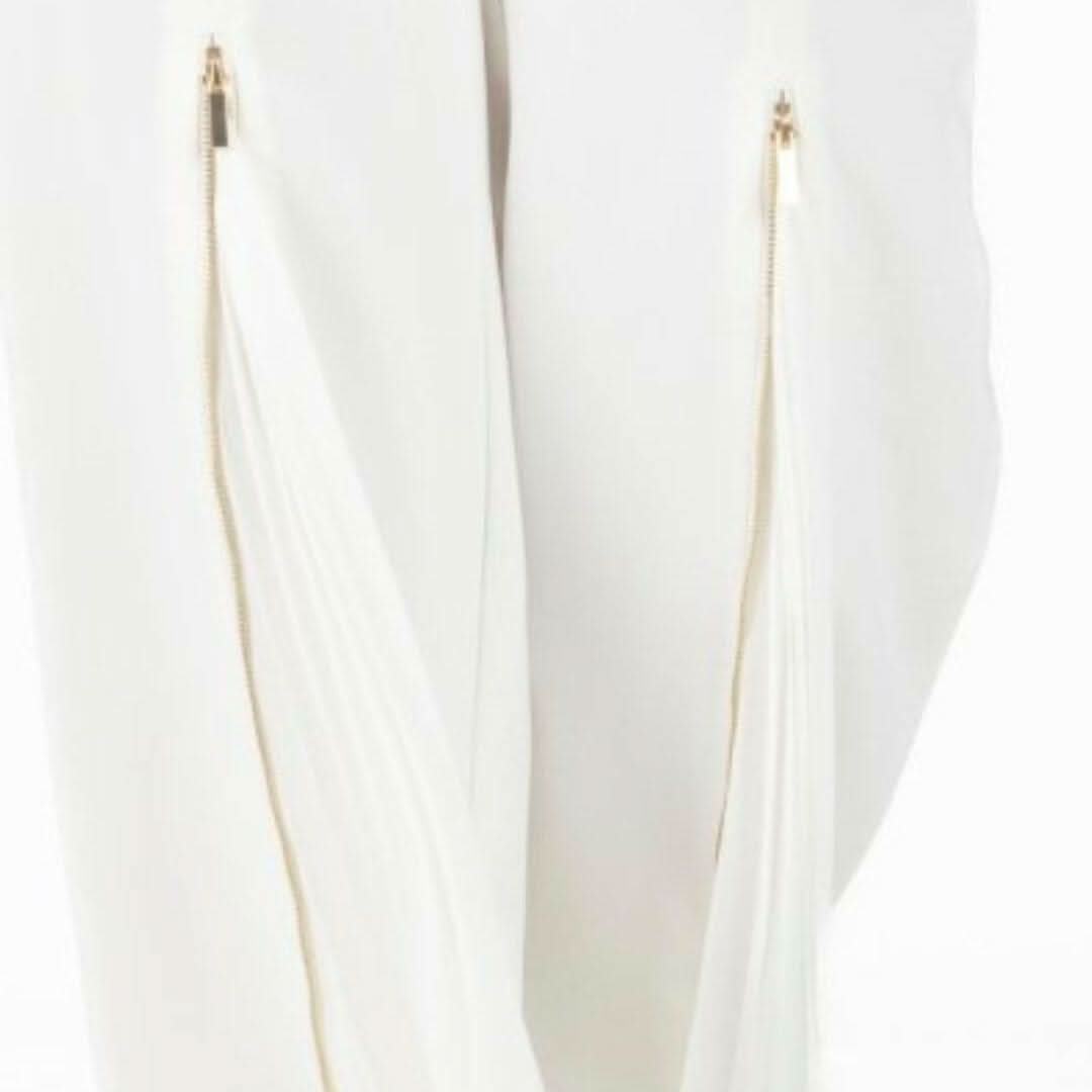 Alana White Pleated Pants - Akalia