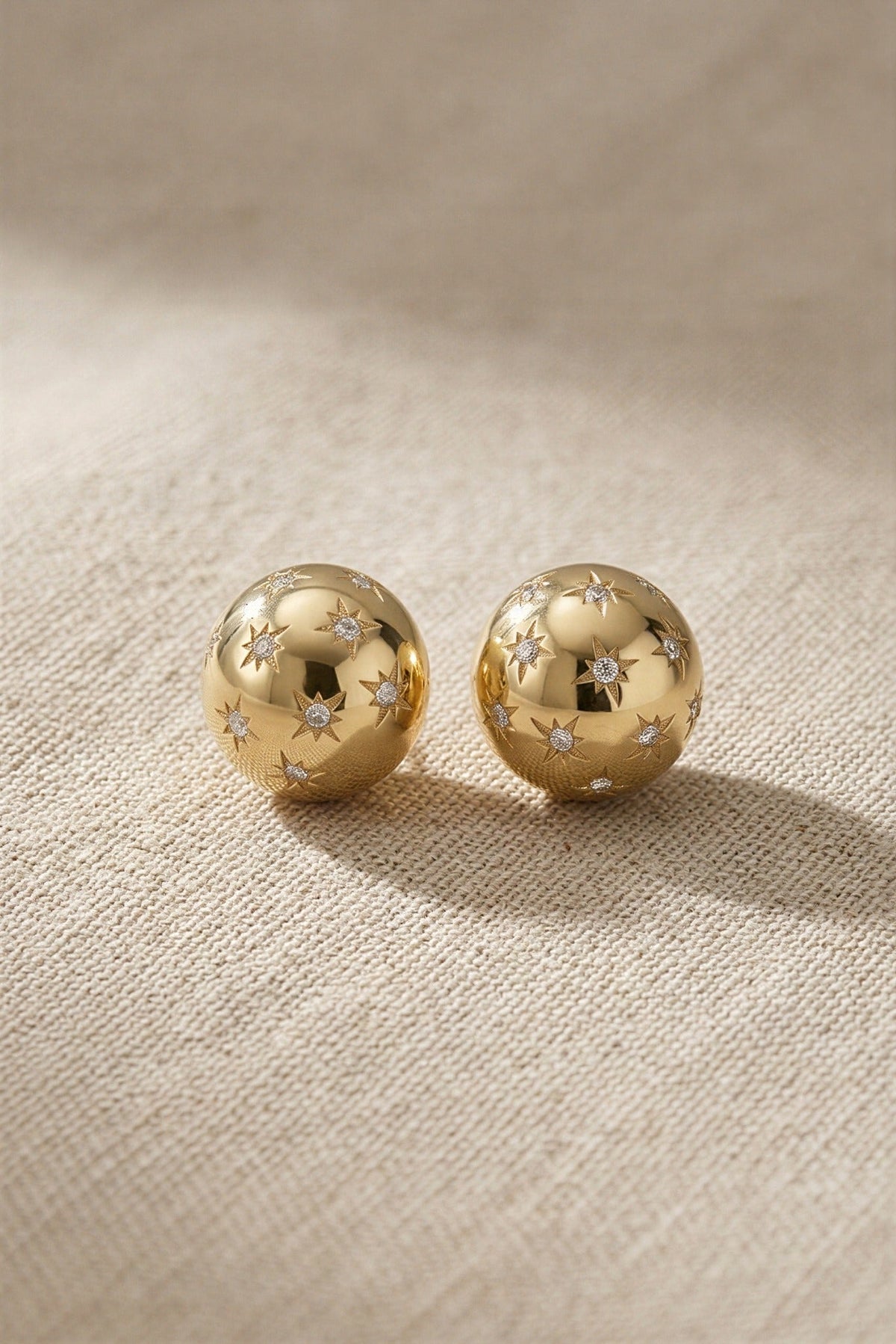Estela Waterproof Star Dome Stud Earring close-up detail – 18K gold PVD over stainless steel
