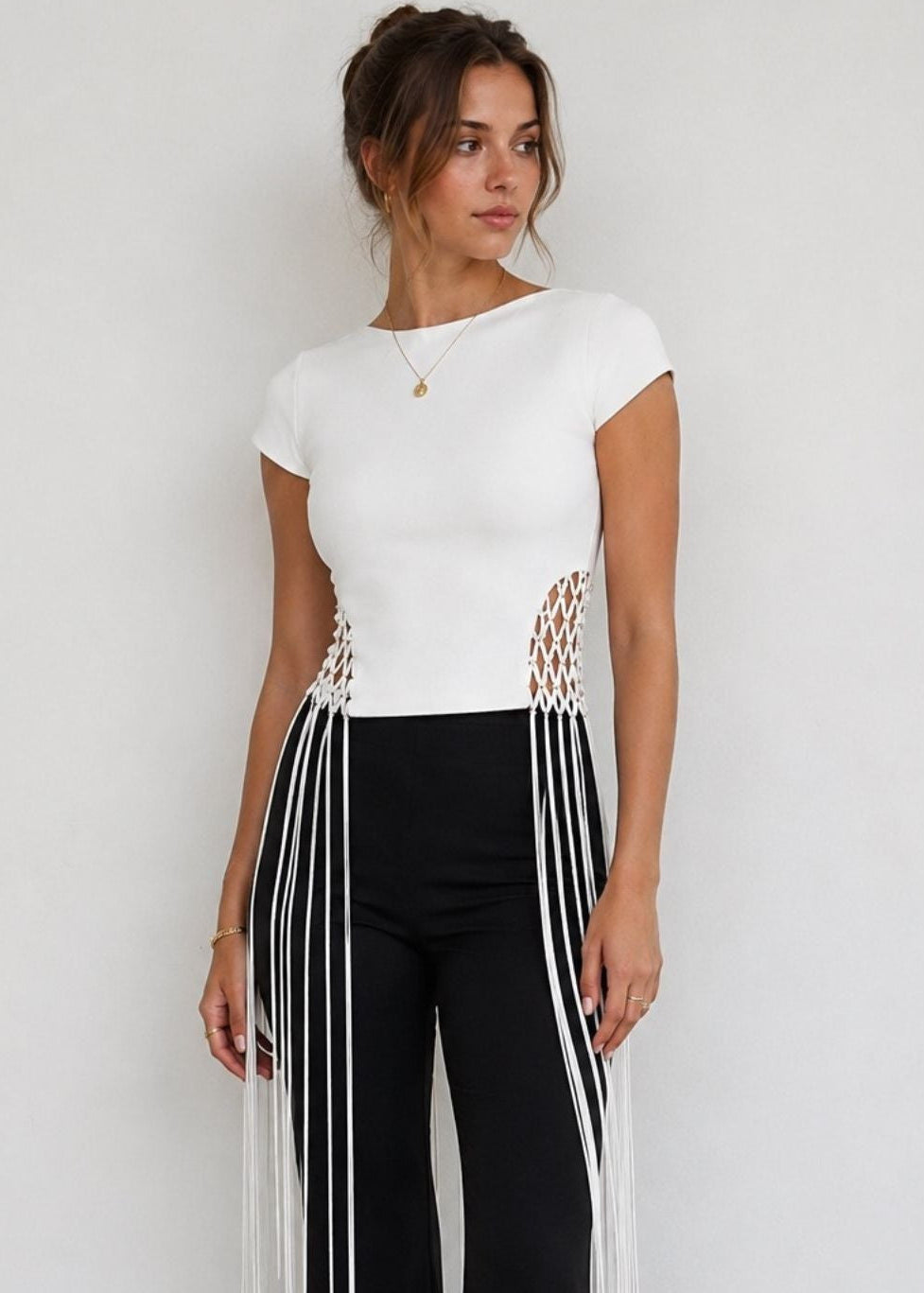 Leona fringe top in white - Akalia
