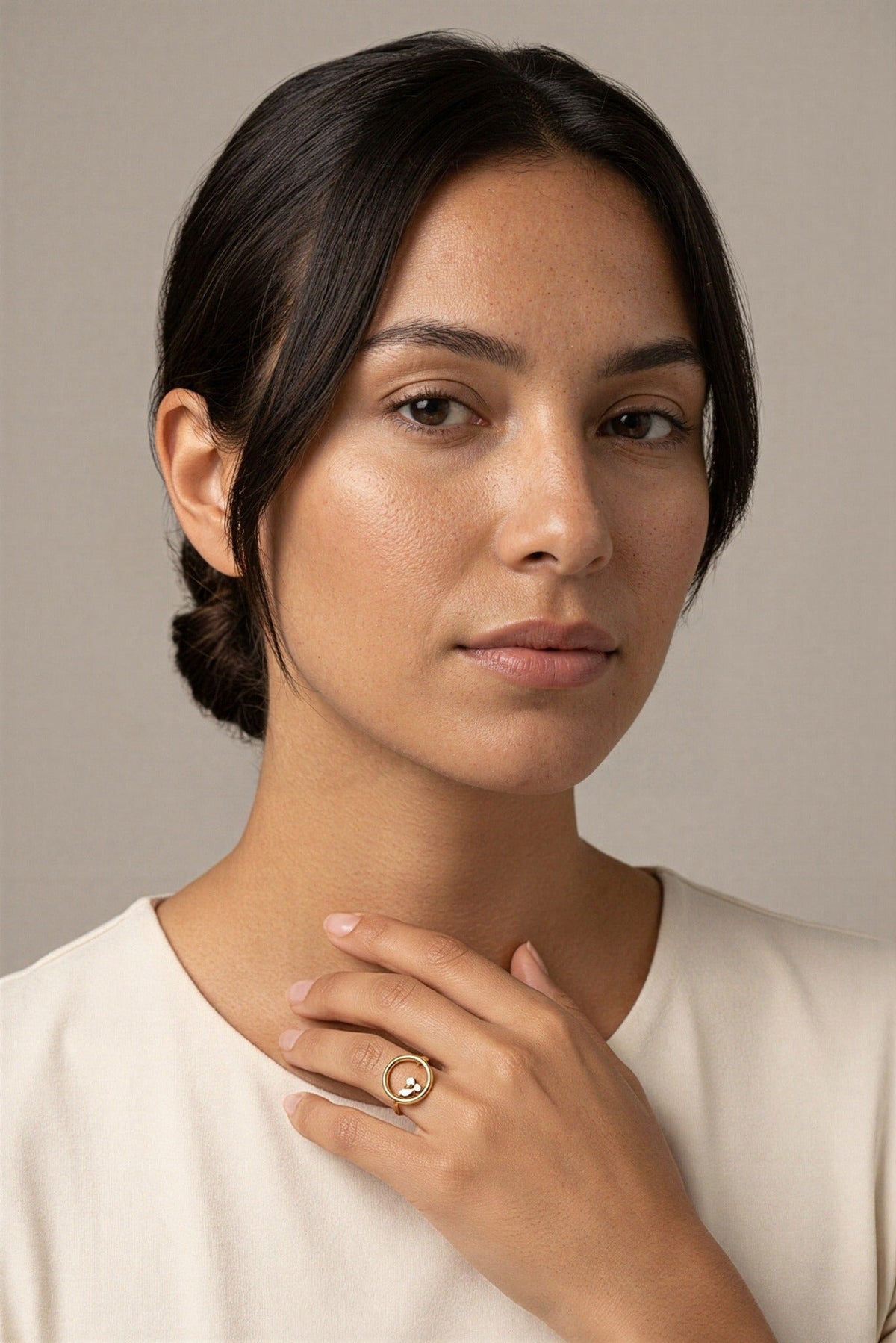 Orla Waterproof Open Circle CZ Ring worn by model – Akalia waterproof jewelry