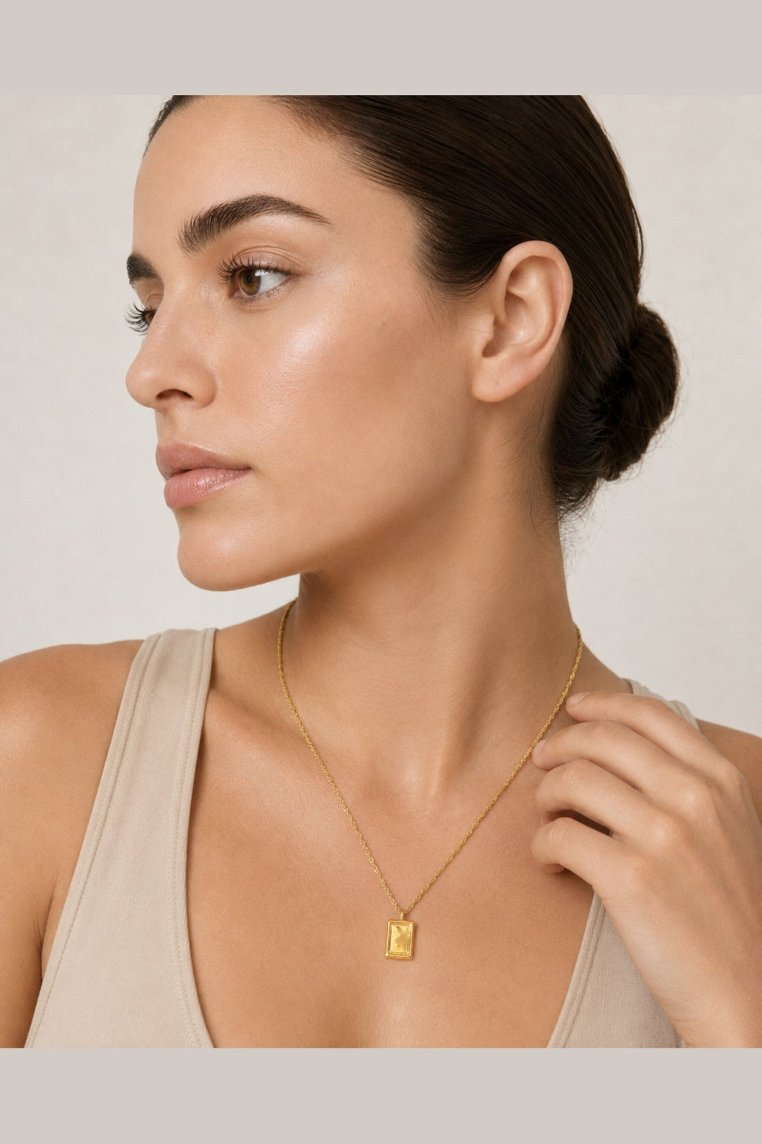 Soleil Waterproof Textured Medallion Necklace - Akalia