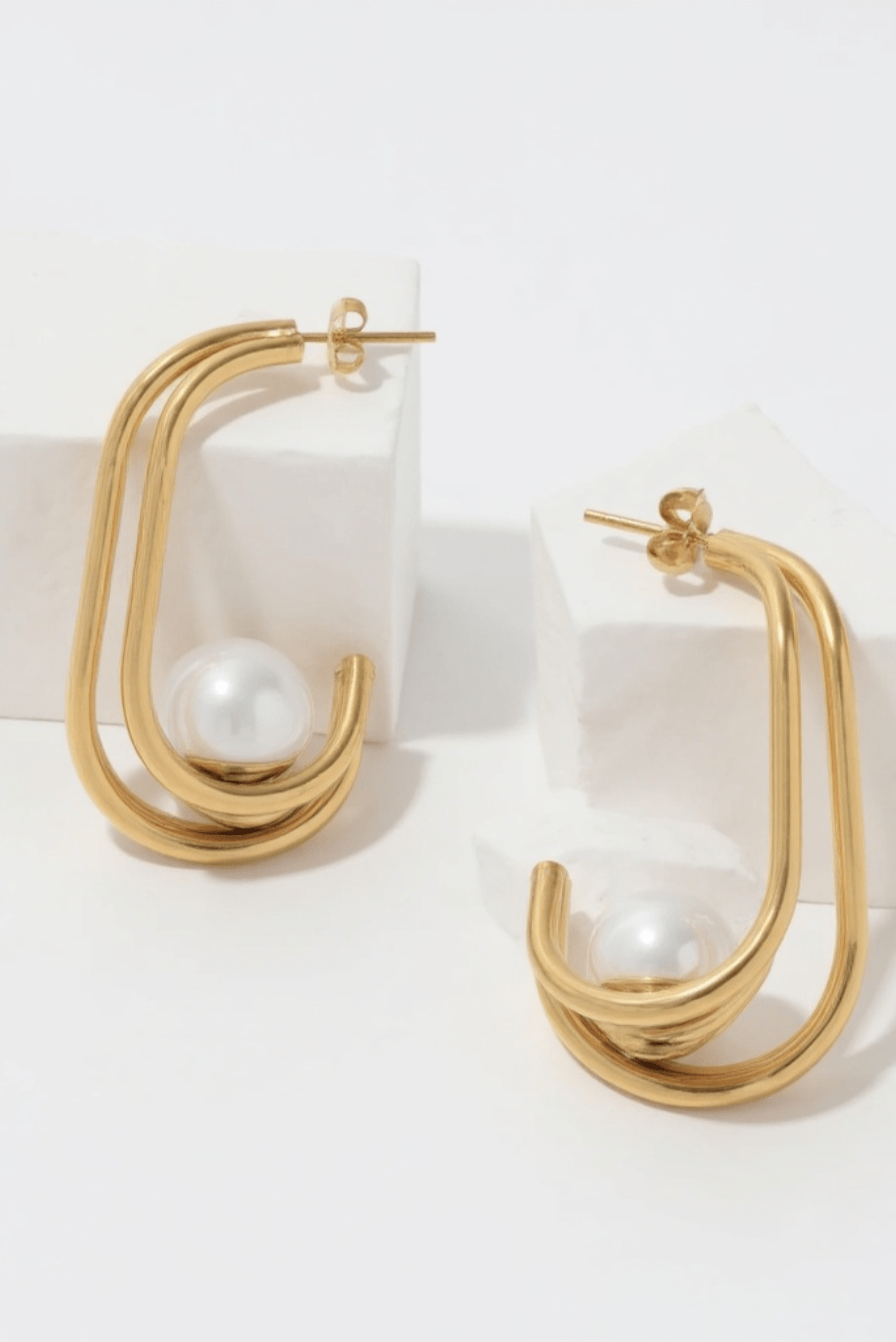 Thalia Waterproof Earring Shiny Faux Pearl at Center Dazzling - Akalia