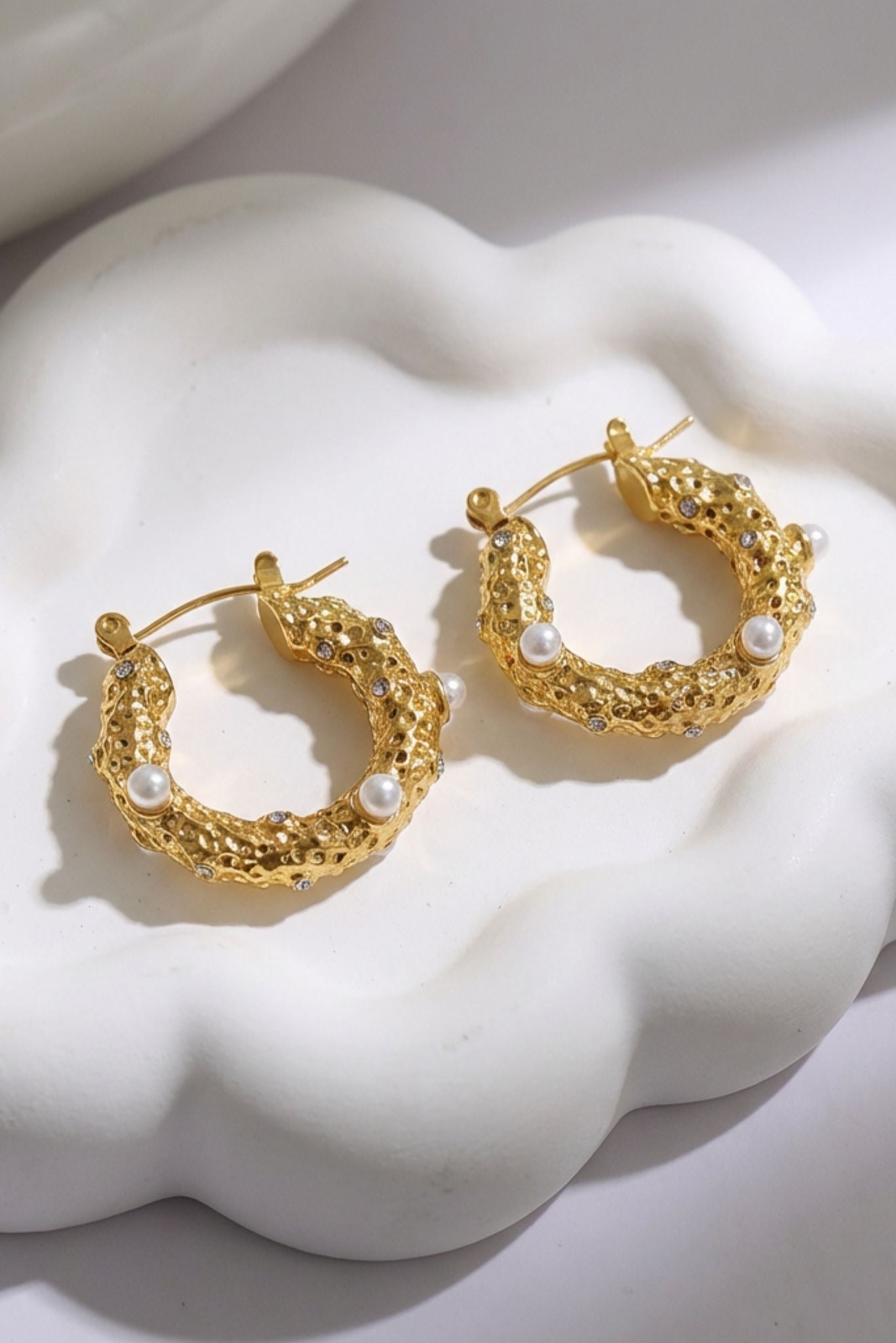 Waterproof Show Me Pearls Hoop Earrings Gold Plated - Akalia